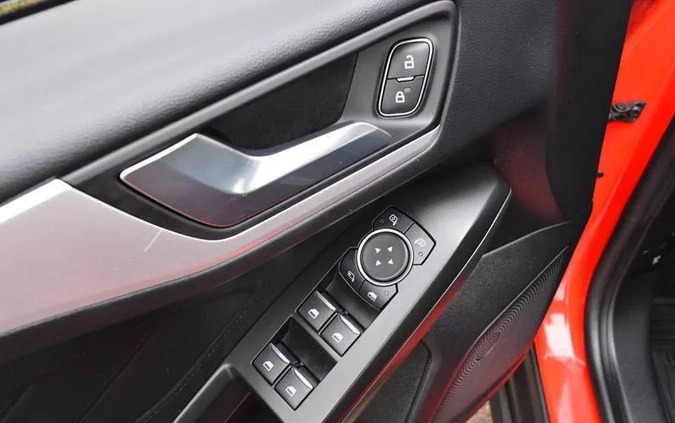 Ford Focus cena 47900 przebieg: 180000, rok produkcji 2019 z Nowy Targ małe 704